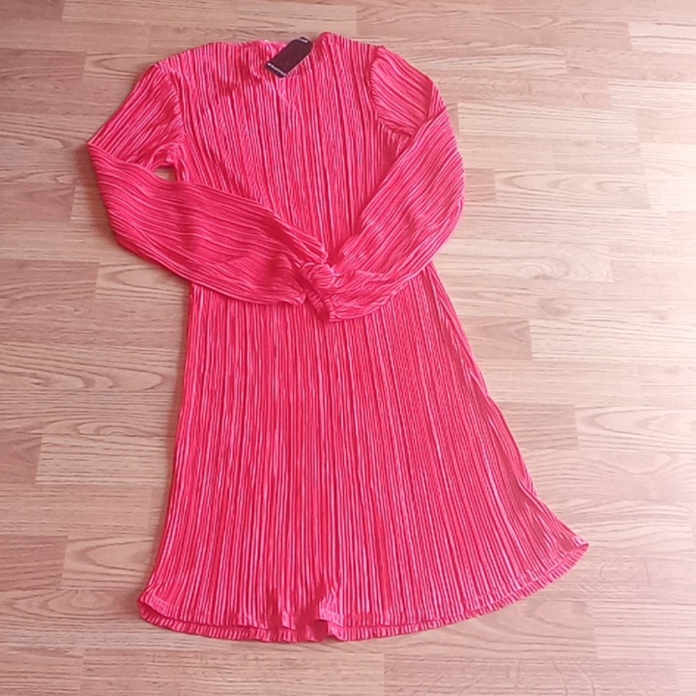 NWT ladies red dress by Wrapper.sz S. M - Picture 7 of 8